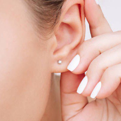 stud-in-ear